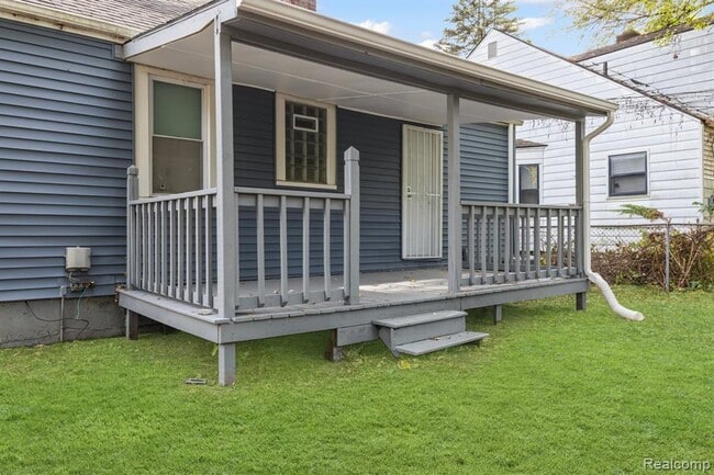 Building Photo - 16557 Stahelin Ave