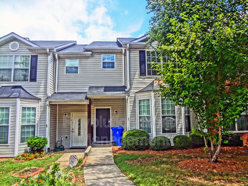 Primary Photo - 121 Hawkeye Ln NW