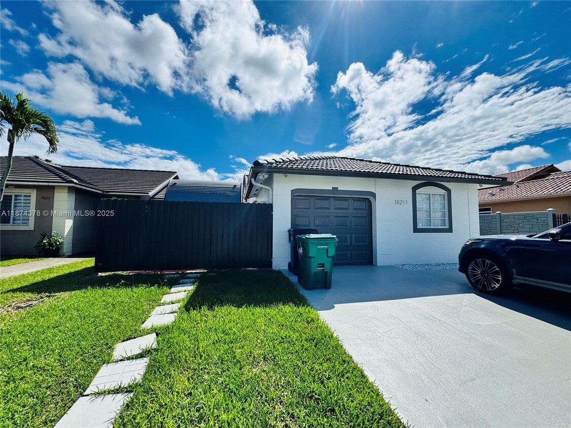 Foto principal - 18211 SW 143rd Ct