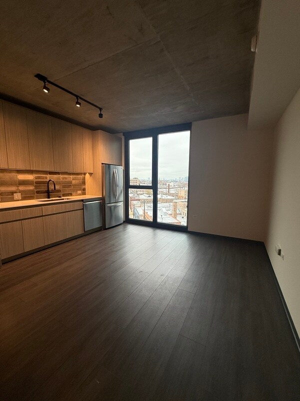 Foto del edificio - 1415 W Randolph St