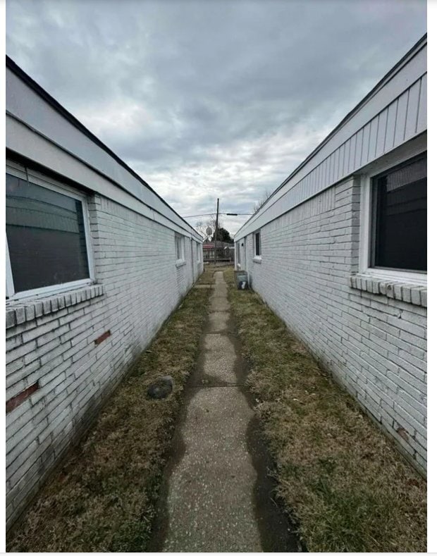 Building Photo - 1502 Hirzel St