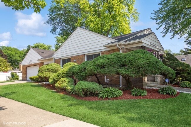 Building Photo - 391 N Wolf Rd