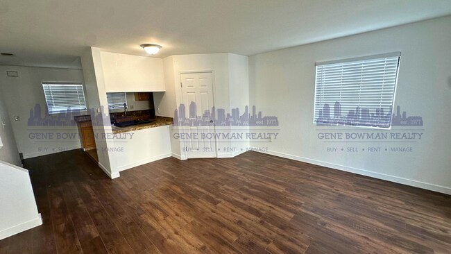 Foto del edificio - Stunning Imperial Beach 2BR/2BA Condo – 2-Car Garage, In-Unit W/D & Dual Private Patios Near the ...
