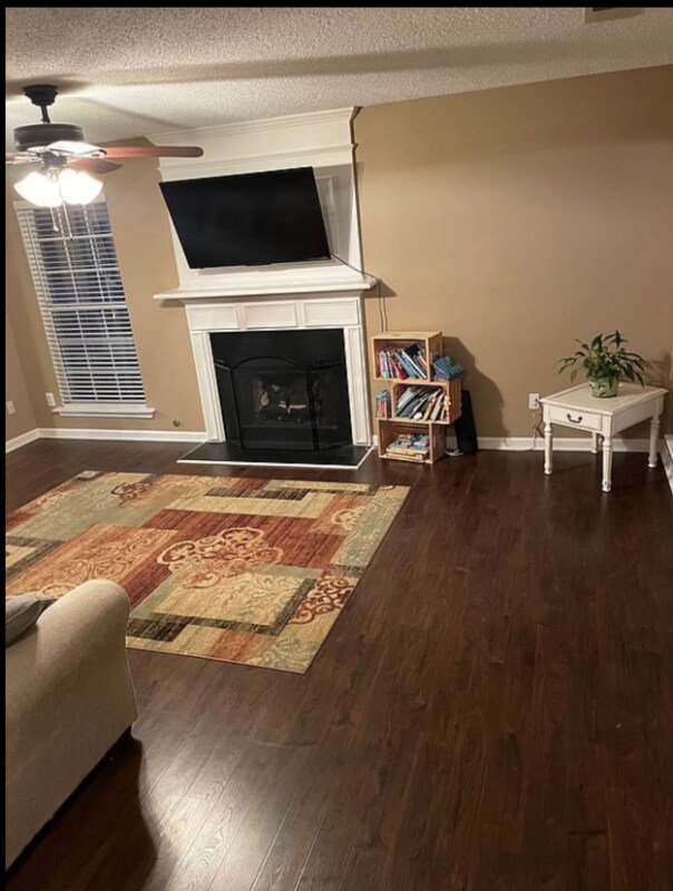 Foto del edificio - 326 Whixley Ln