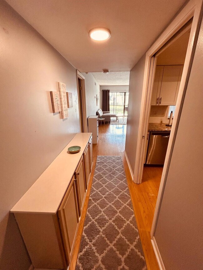 Foto del edificio - 2050 Oleander Blvd