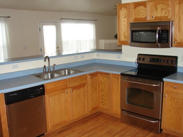 Foto del edificio - 3 Bedroom Rancher in Woodman Hills
