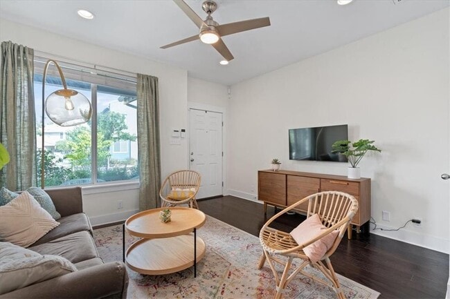 Foto del edificio - 7405 Wolverine St