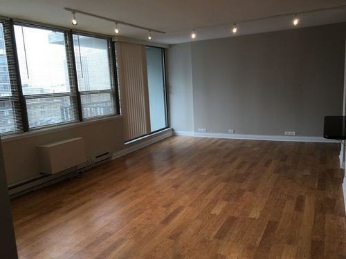 Foto del edificio - 2740 N Pine Grove Ave