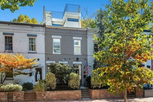 Building Photo - Captivating in Capitol Hill| 2 Bedroom + D...