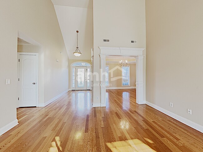 Foto del edificio - 3308 Martins Woods Ln