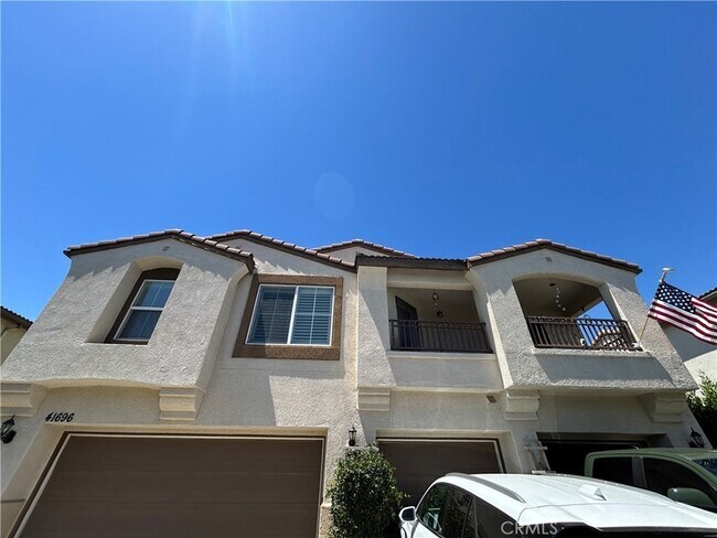 Foto del edificio - 41696 Woodridge Ave