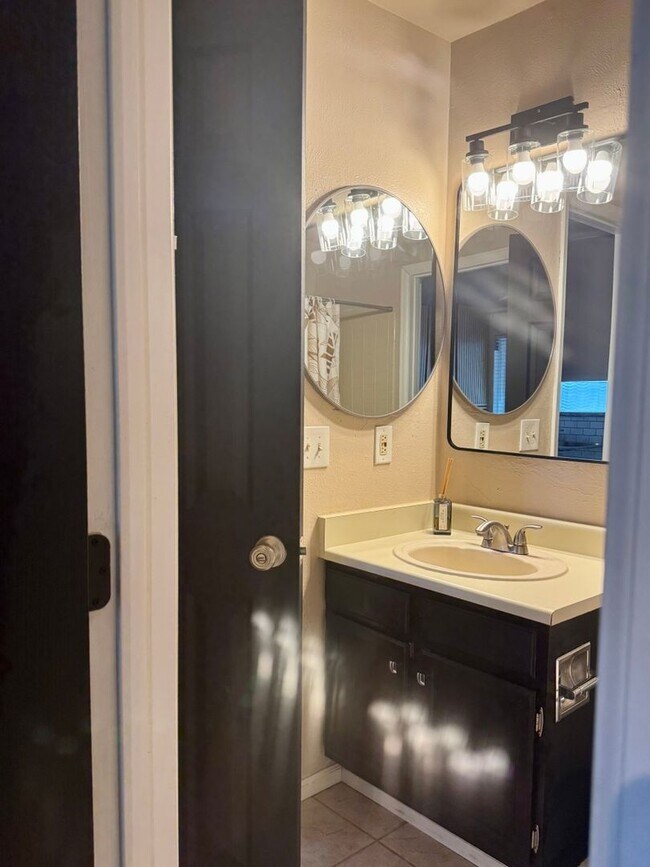 Foto del edificio - 13762 E Lehigh Ave