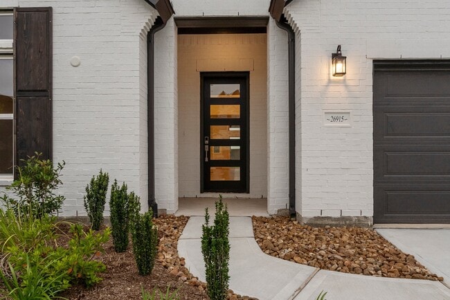 Foto del edificio - 26915 Longwood Ledge Ln