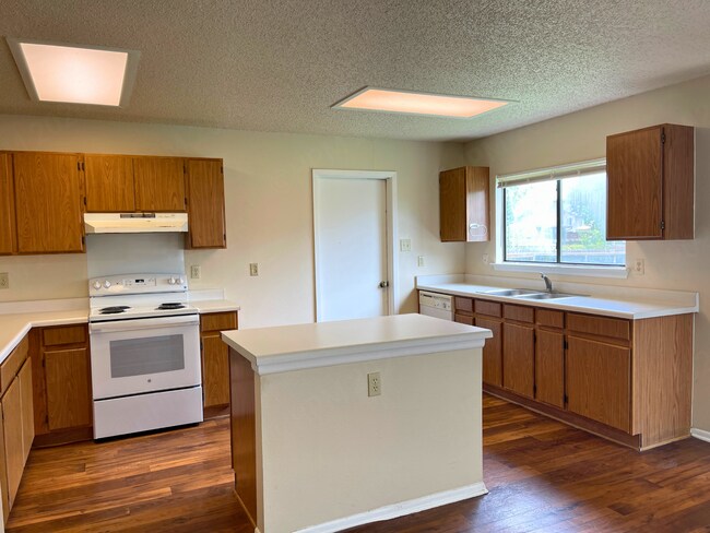 Foto del edificio - Charming 3 Bedroom Home with Fireplace in Meadow Brook Converse