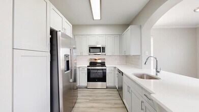 Interior Photo - Lenox Farms