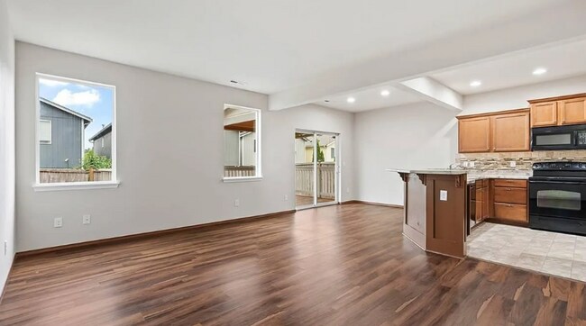 Building Photo - For rent