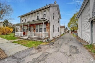 Building Photo - 540 River St