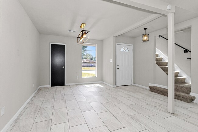 Photo - 15225 Woodforest Blvd House