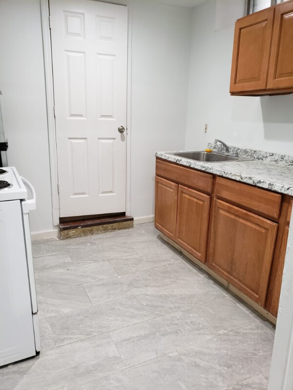 Building Photo - 1135 Croes Ave