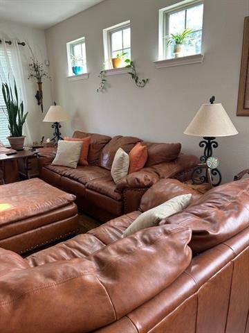 Foto del edificio - 4404 Blackjack Oak Dr