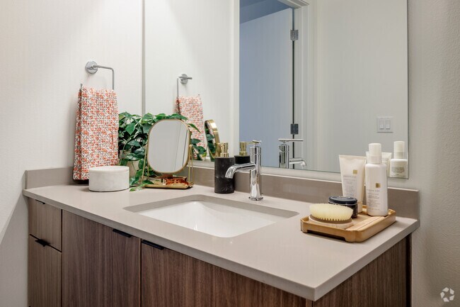 1BR, 1BA - 808SF - Bathroom - The Deveraux