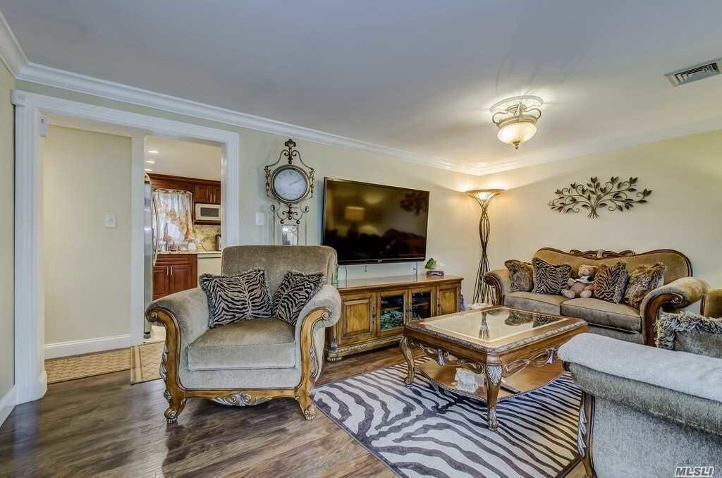 Primary Photo - 23 Woodland Rd