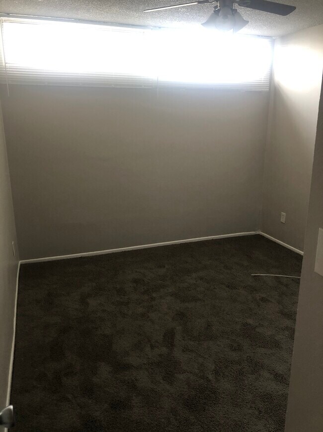 Foto del edificio - 1830 N Kingsley Dr
