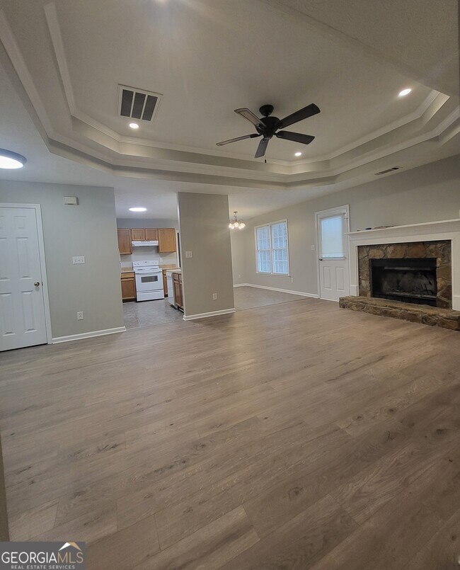 Building Photo - 112 Sundown Dr