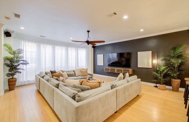 Building Photo - 3010 Chenevert St