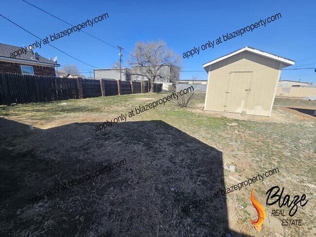 Foto del edificio - Your Versatile Space Awaits! 1 Bed, 1 Bath...