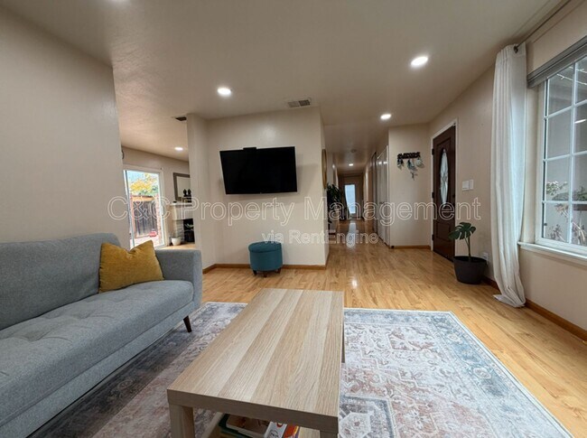 Foto del edificio - 1411 Hillsdale Ave