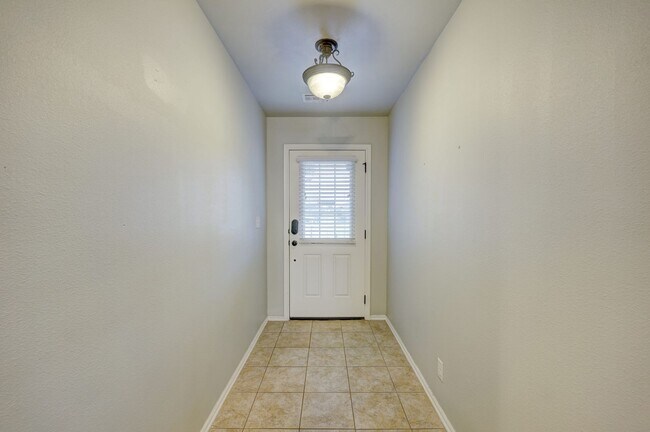 Building Photo - 10918 N 117th E Pl