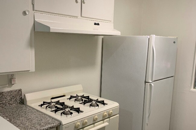 Kitchen - 7730 Lexington Ave