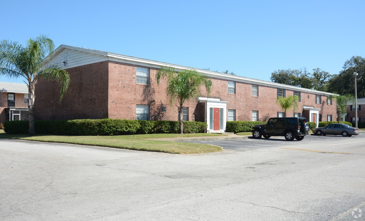 Building Photo - Lake Tyler Condominium