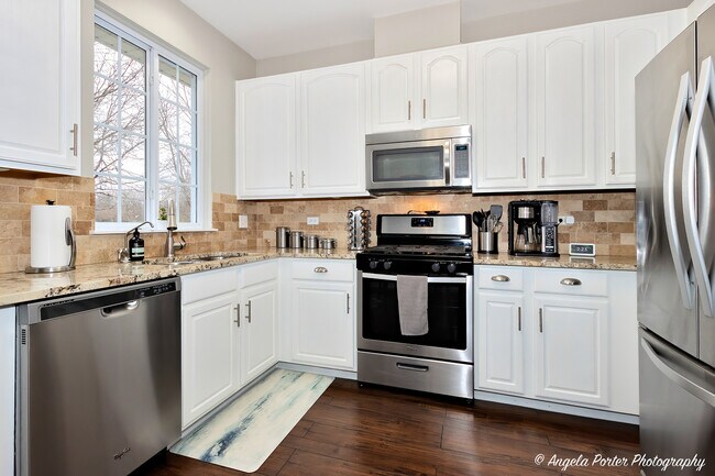 Foto del edificio - 2272 Claremont Ln