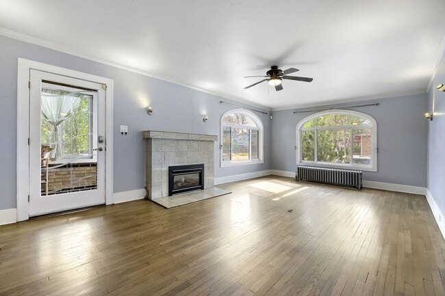 Foto del edificio - $1000 OFF RENT! Spacious 4bd/2ba Charming Historic Home near Wash Park- Available NOW!