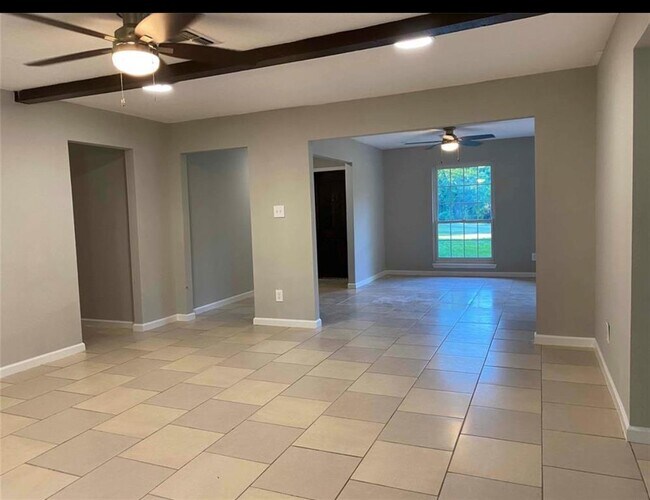 Foto del edificio - 2623 N Woodloch St