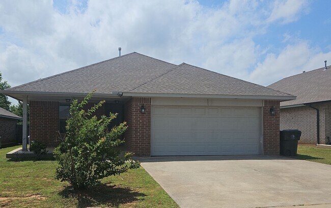 Foto del edificio - Very Nice 3 bedroom 2 bath home in MWC sch...