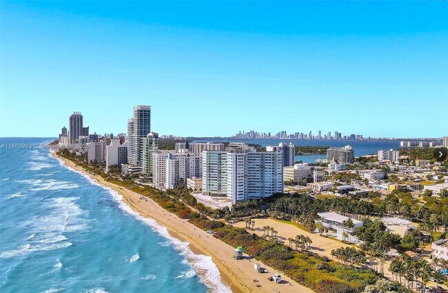 Foto del edificio - 7135 Collins Ave