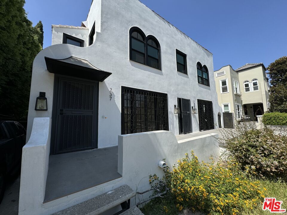Primary Photo - 237 N Irving Blvd