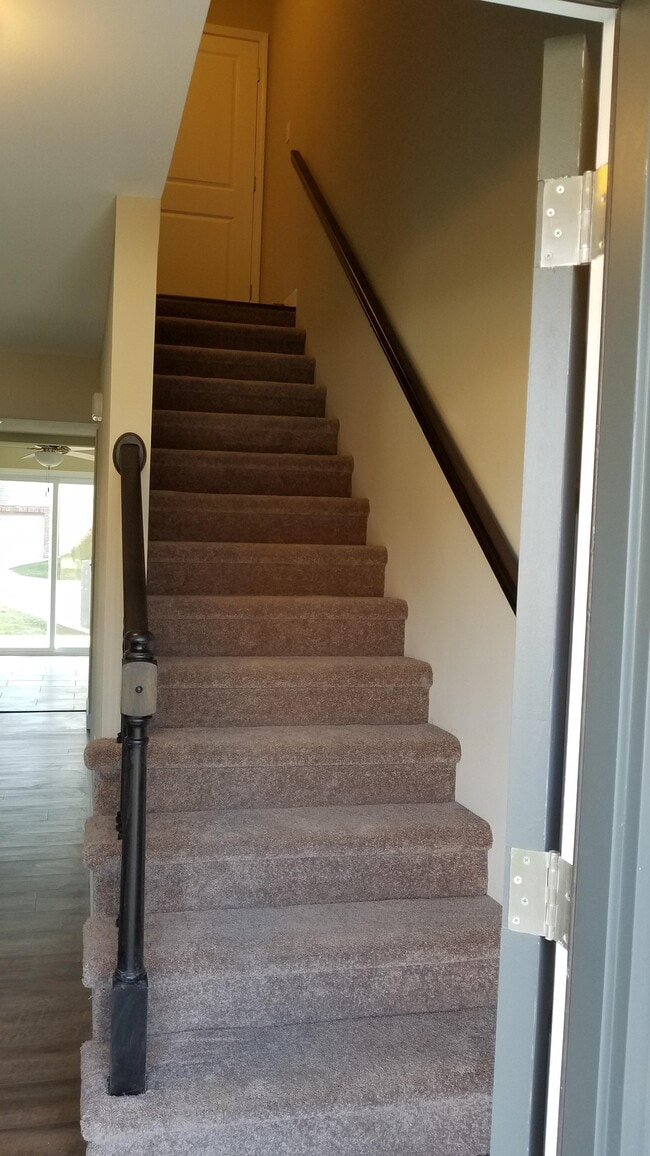 Building Photo - 1469 Village Circle Dr