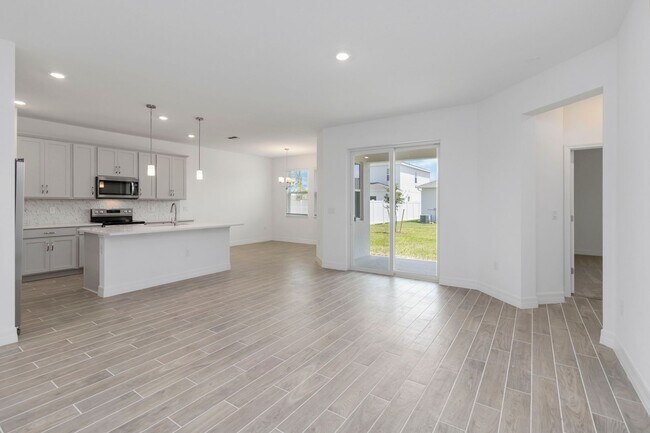 Foto del edificio - Beautiful Newer Energy Efficient 4/2 Close to Lake Nona
