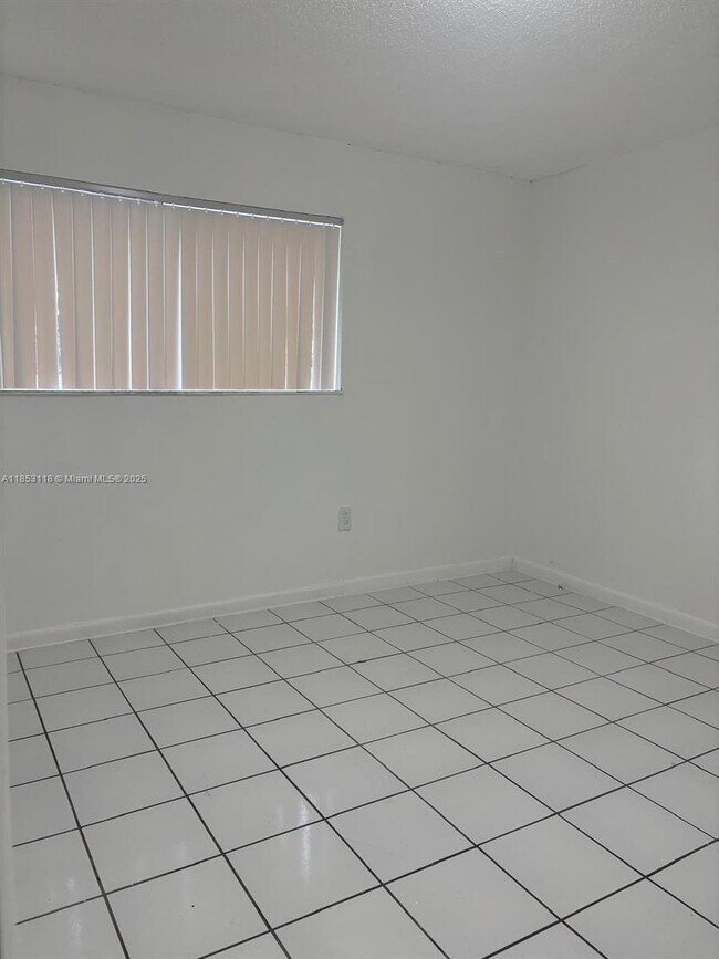 Foto del edificio - 2710 W 76th St