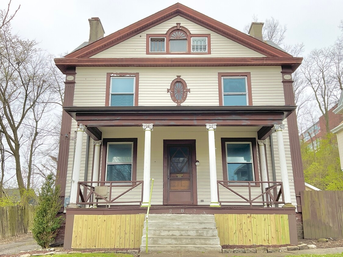 Primary Photo - 287 Earnshaw Ave