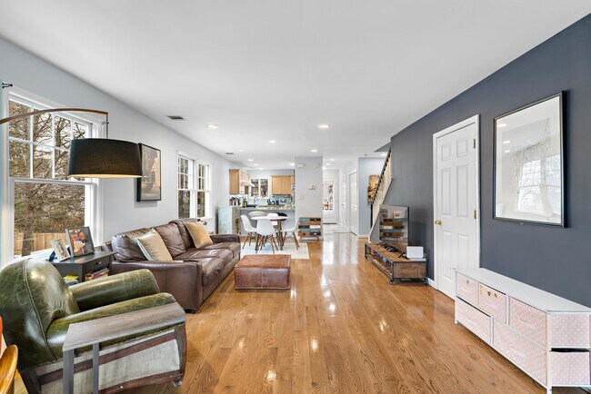 Building Photo - 72 Roland Ave