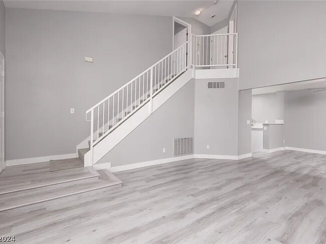 Foto del edificio - 8437 Majestic View Ave
