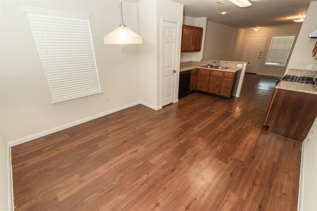 Building Photo - 4 br, 2.5 bath House - 5907 Sugar Field Ln