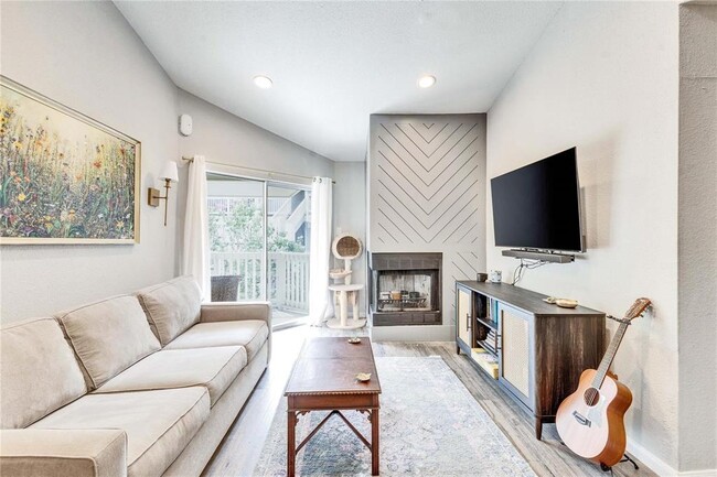 Building Photo - 2450 Wickersham Ln