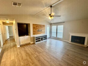 Building Photo - 1202 Thorpe Ln