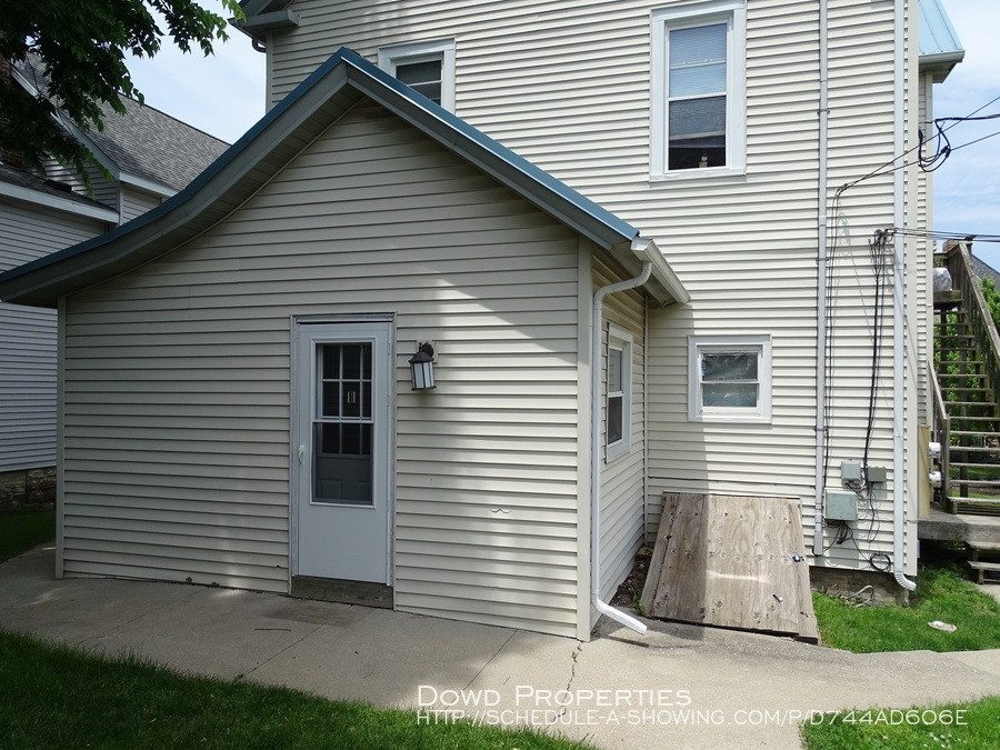 Primary Photo - 405 E Monroe St